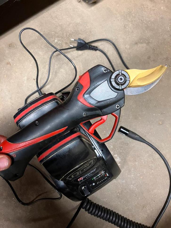 Electrocoup f3015 snoeischaar, Tuin en Terras, Snoeischaren, Zo goed als nieuw, 30 t/m 39 mm, Ophalen