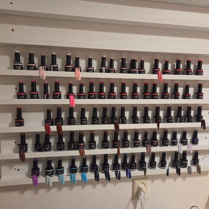 82x Gellak kleuren van Abstract Nails., Sieraden, Tassen en Uiterlijk, Uiterlijk | Cosmetica en Make-up, Zo goed als nieuw, Toebehoren