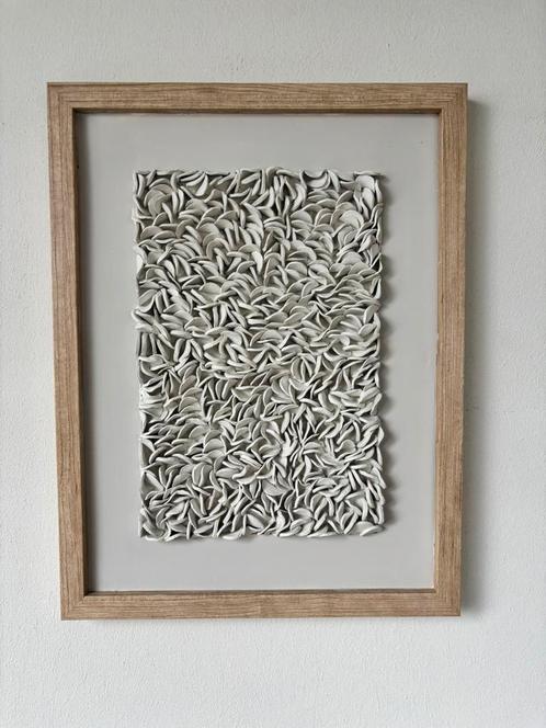 Handgemaakte wanddecoratie van klei in houten lijst, Huis en Inrichting, Woonaccessoires | Schilderijen, Tekeningen en Foto's