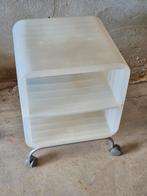 Ikea prelat  bijzet kranten tafel kastje wit mat, Huis en Inrichting, Woonaccessoires | Krantenbakken en Lectuurbakken, Ophalen