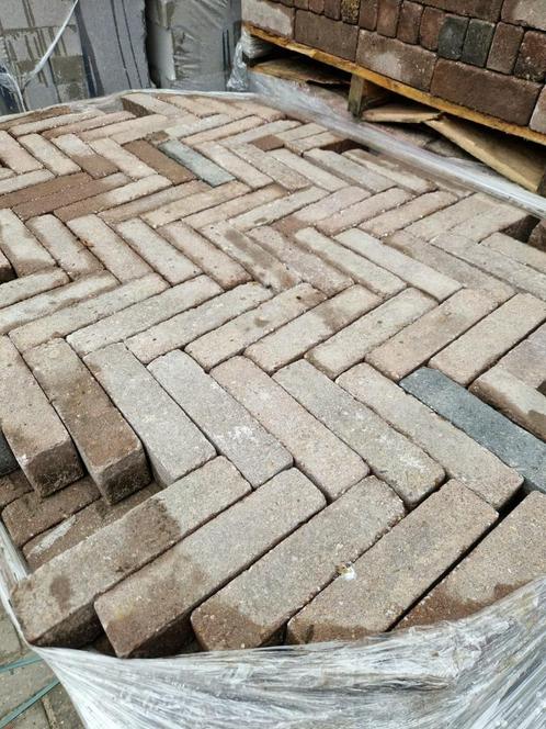 Genuanceerde Betonwaaltjes rood/zwart, Tuin en Terras, Tegels en Klinkers, Gebruikt, Klinkers, Beton, 5 tot 10 m², Ophalen