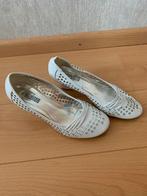 Witte Hot Item Schoenen Maat 40, Kleding | Dames, Schoenen, Ophalen of Verzenden, Gedragen, Wit, Schoenen met lage hakken