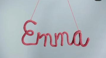 Gepunnikte naam Emma - Donker Roze beschikbaar voor biedingen
