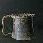 Grote antieke gekartelde kan / maatbeker gemengde metalen, Ophalen of Verzenden