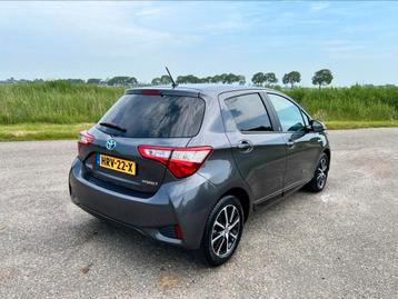 Toyota Yaris 1.5 Hybrid / Standkachel / Navi / Camera / PDC beschikbaar voor biedingen