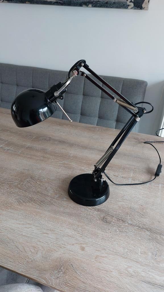 Ikea forsa bureaulamp E14 fitting tafel lamp zwart knikarm, Huis en Inrichting, Lampen | Tafellampen, Zo goed als nieuw, Minder dan 50 cm