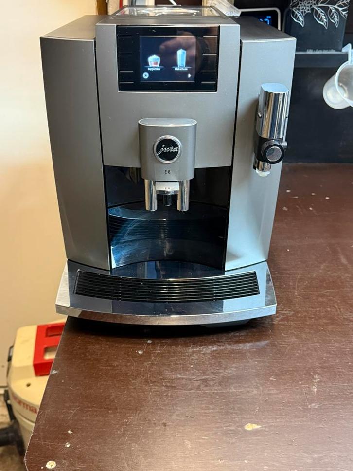 Jura E8 dark inox 2023 als nieuw!, Witgoed en Apparatuur, Koffiezetapparaten, Zo goed als nieuw, Gemalen koffie, Koffiebonen, Overige typen
