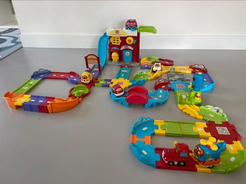 Toet toet auto brandweer en extra wegdelen en auto’s, Kinderen en Baby's, Speelgoed | Vtech, Zo goed als nieuw, 6 maanden tot 2 jaar
