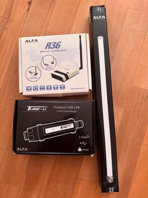 Netwerkversterker Alfa R36, Tube U en Antenne, Computers en Software, Netwerk switches, Zo goed als nieuw, Ophalen of Verzenden