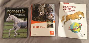 Paardensport Schoolboeken beschikbaar voor biedingen