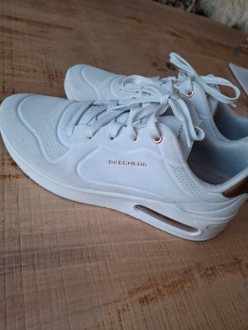 Skechers mt 39 beschikbaar voor biedingen