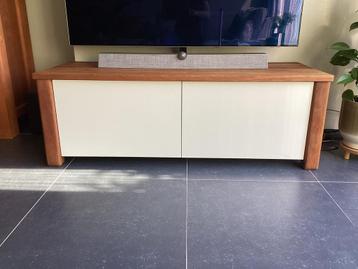 Tv meubel beschikbaar voor biedingen