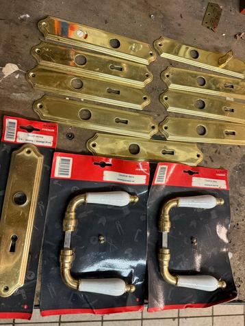 Diverse Deurbeslag Onderdelen beschikbaar voor biedingen