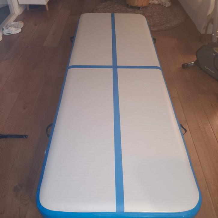 Airtrack + pomp (3 meter lang, 1 meter breed), Sport en Fitness, Turnen, Zo goed als nieuw, Ophalen