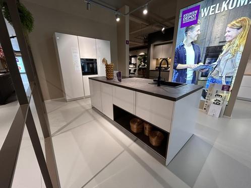 Showroomkeuken Keukendepot, Huis en Inrichting, Keuken | Complete keukens, Zo goed als nieuw, Enkelwandige keuken, Wit, Kunststof