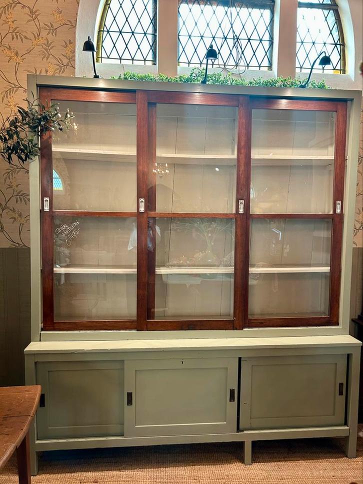 Prachtige antieke vitrinekast, servieskast, IL Fienile groen, Huis en Inrichting, Kasten | Vitrinekasten, Nieuw, 200 cm of meer