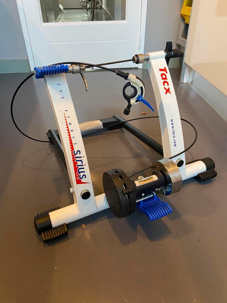 ≥ Tacx sirius fietstrainer voor de winter maanden — Wielrennen