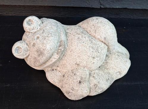 Leuke vrolijke kikker van beton. Mooi voor bij de Vijver., Tuin en Terras, Tuinbeelden, Gebruikt, Ophalen of Verzenden