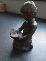 Bronskleurig Meisje met Boek - Sculptuur, Ophalen of Verzenden