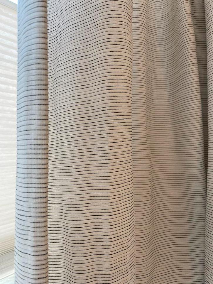 HEMA Gordijn Wit met Zwart Streepje, Huis en Inrichting, Stoffering | Gordijnen en Lamellen, Zo goed als nieuw, 150 tot 200 cm