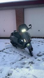 Vespa Sprint IGet, Ophalen, Zo goed als nieuw, Benzine