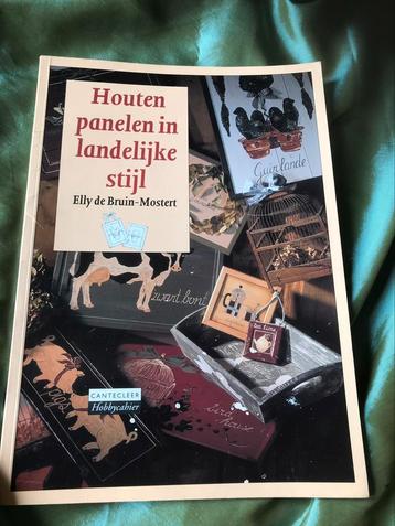 Houten panelen in landelijke stijl  beschikbaar voor biedingen