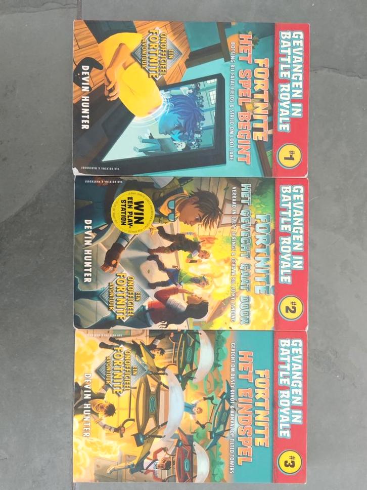3x Fortnite boeken Het spel begint, Het gevecht gaat door, Boeken, Kinderboeken | Jeugd | 13 jaar en ouder, Zo goed als nieuw