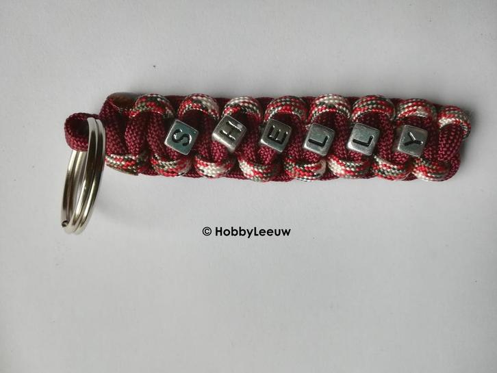 Sleutelhanger met je naam, van paracord en letterkralen., Verzamelen, Sleutelhangers, Nieuw, Overige typen, Ophalen of Verzenden