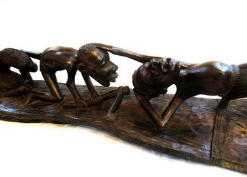 Afrikaans decoratief volkskunstobject houtsnijwerk, 80 cm. beschikbaar voor biedingen