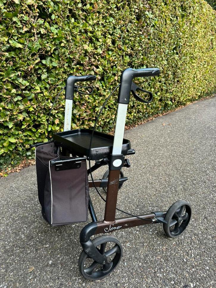 Rollator rehasense server mokka bruin met dienblad, Diversen, Rollators, Gebruikt, Lichtgewicht, Opvouwbaar, Ophalen