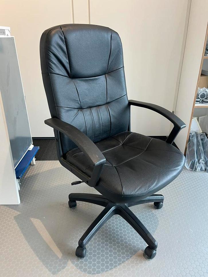 Comfortabele zwarte bureaustoel nu maar 29.-, Huis en Inrichting, Bureaustoelen, Gebruikt, Bureaustoel, Zwart, Ophalen