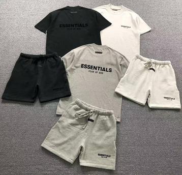 ESSENTIALS SET beschikbaar voor biedingen