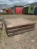 7 gebruikte stelcon platen 2x2mtr waarvan 4 met uitsparing, Ophalen, Gebruikt