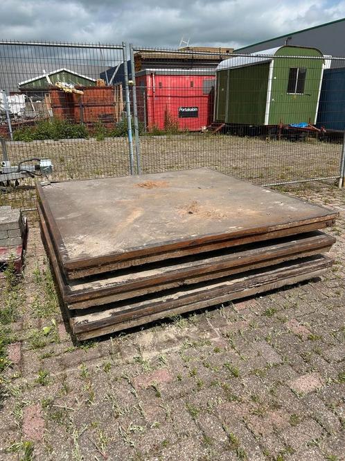 7 gebruikte stelcon platen 2x2mtr waarvan 4 met uitsparing, Doe-het-zelf en Verbouw, Overige Doe-het-zelf en Verbouw, Gebruikt