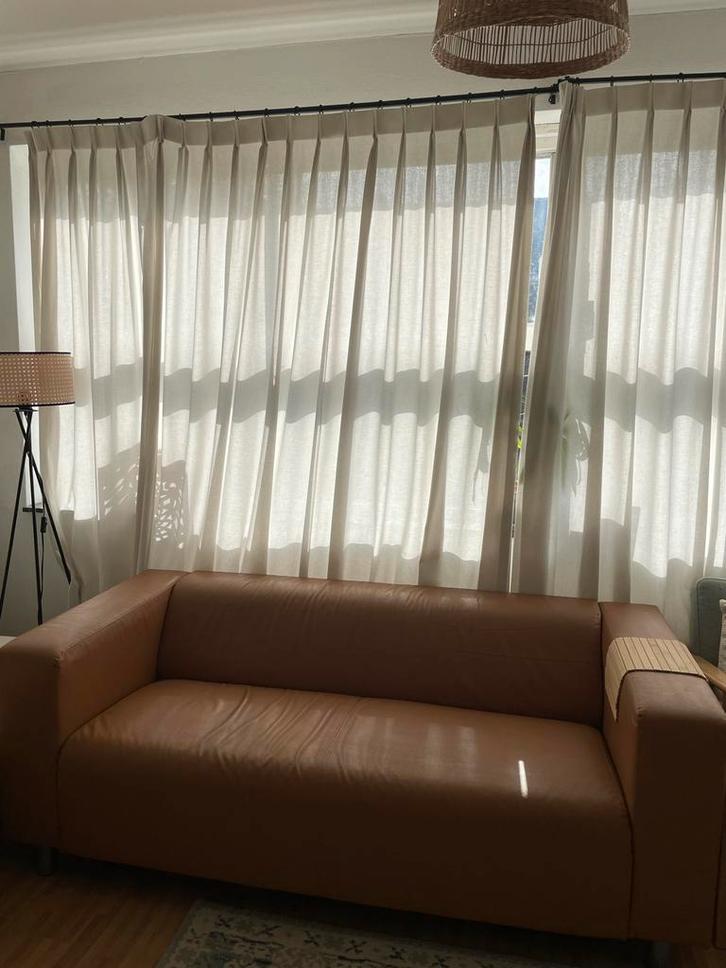 Bruine leren bank - Klippan model, Huis en Inrichting, Banken | Sofa's en Chaises Longues, Gebruikt, Tweepersoons, 150 tot 200 cm