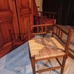Hoekstoeltje met rietenzitting kleur bruinhout, Antiek en Kunst, Antiek | Meubels | Stoelen en Banken, Ophalen