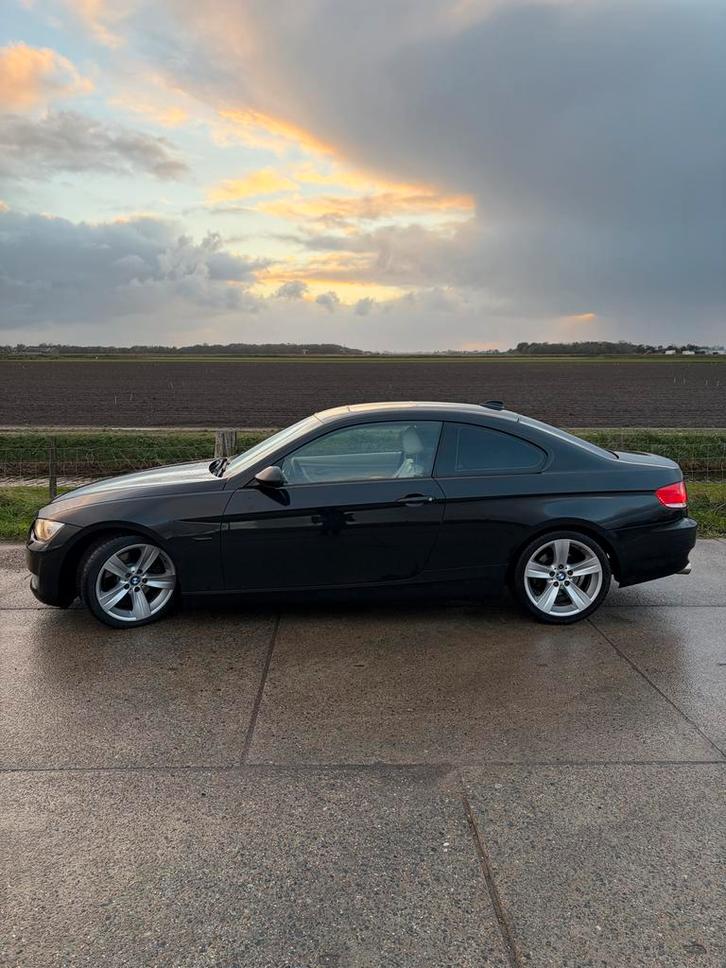 BMW 325i Coupe 2006 |2.5L Nieuwe APK|Pano|Sportonderstel, Auto's, BMW, Particulier, ABS, Airbags, Airconditioning, Alarm, Bluetooth