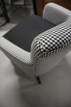 Mooie fauteuil stof Pied de Poule zwart wit ronde vorm, Huis en Inrichting, Ophalen, Zo goed als nieuw, Stof, 50 tot 75 cm