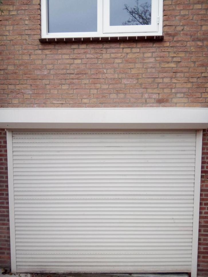 Garage Rolluik - Wit, Doe-het-zelf en Verbouw, Rolluiken, Gebruikt, 200 cm of meer, 200 cm of meer, Wit, Elektrische bediening