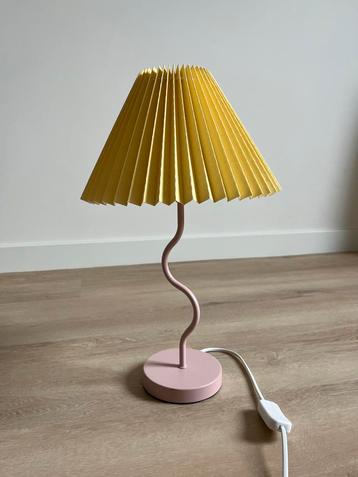 Leuke Retro Tafellamp beschikbaar voor biedingen