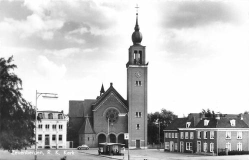 (388-459-019) Zevenbergen  RK Kerk, Verzamelen, Ansichtkaarten | Nederland, Noord-Brabant, Verzenden