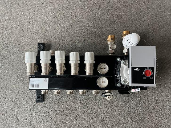 VTE Slim vloerverwarmingverdeler 5 groepen, Hobby en Vrije tijd, Elektronica-componenten, Zo goed als nieuw, Ophalen