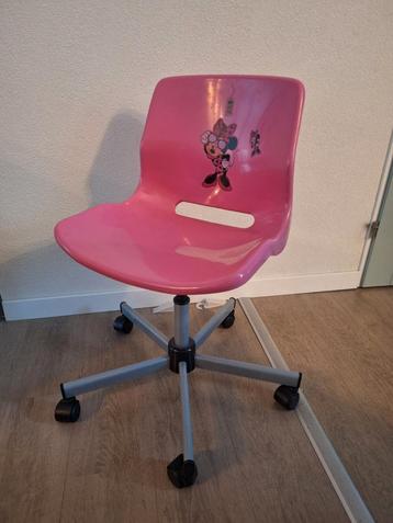 Roze bureaustoel met Minnie Mouse beschikbaar voor biedingen