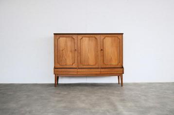 vintage highboard | wandkast | jaren 60 | Zweden beschikbaar voor biedingen