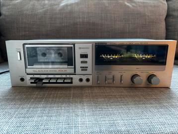 Sanyo RD 203 cassette deck VU meters in nette staat