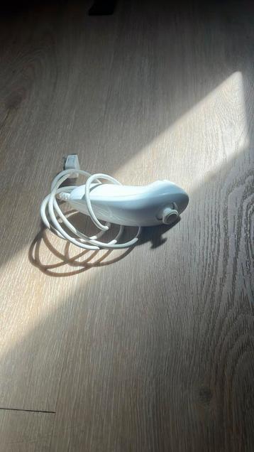 Wii nunchuck beschikbaar voor biedingen