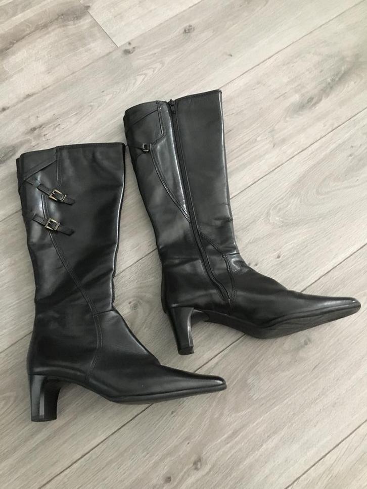 Zwarte leren laars van soft en light (makro)maat 38, Kleding | Dames, Schoenen, Nieuw, Hoge laarzen, Zwart, Ophalen of Verzenden