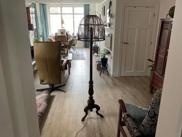 Antieke stalamp  beschikbaar voor biedingen