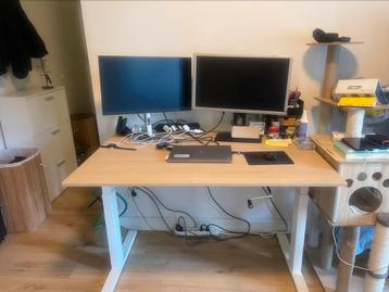 Bureau verstelbaar
