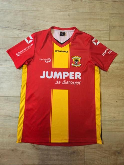 Go Ahead Eagles thuisshirt 2021-22, Kleding | Heren, Sportkleding, Zo goed als nieuw, Voetbal, Maat 48/50 (M), Rood, Ophalen of Verzenden